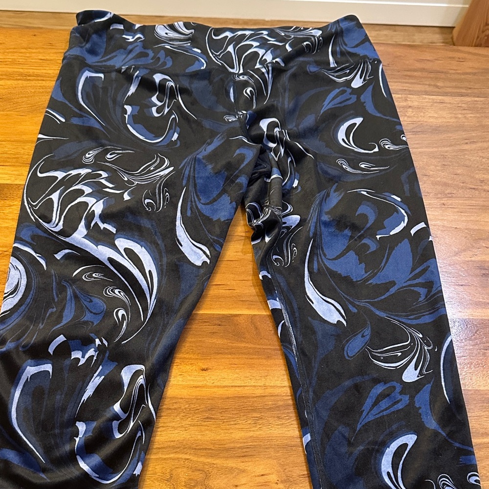Athleta Black Elation Velvet Tight Leggings